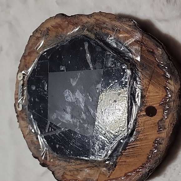 VINTAGE  HANDMADE  WOODEN TREE STUMP / MIRROR. - Picture 3 of 3